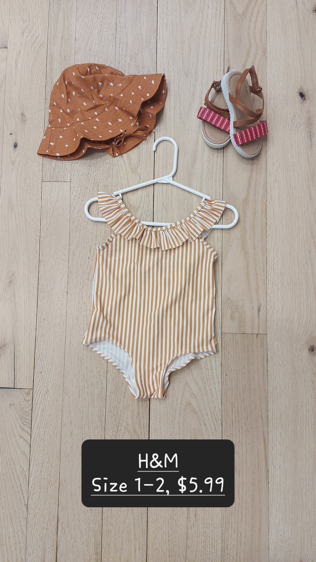 H&M striped swimsuit 1-2