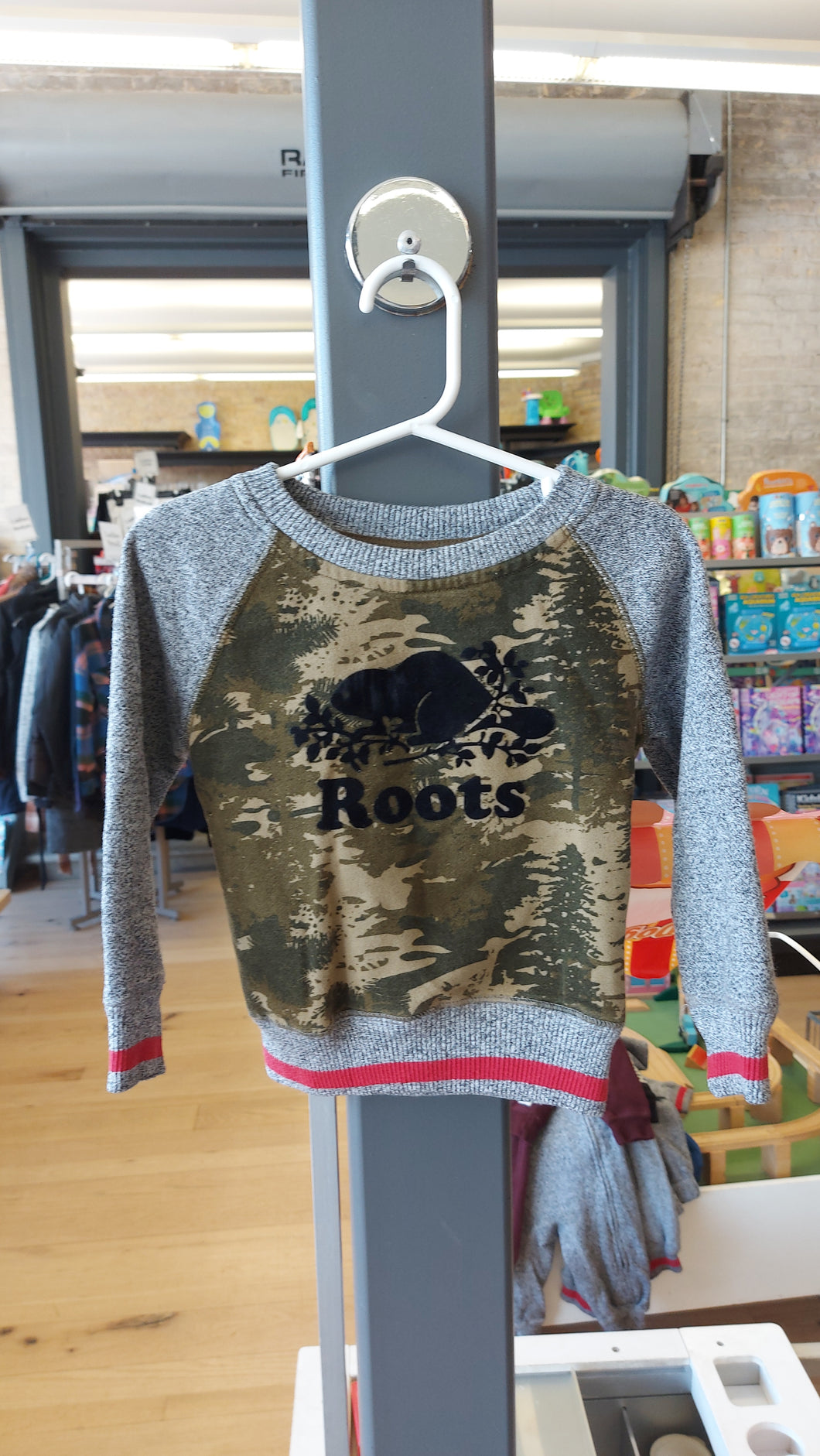 Roots green/grey sweater 2