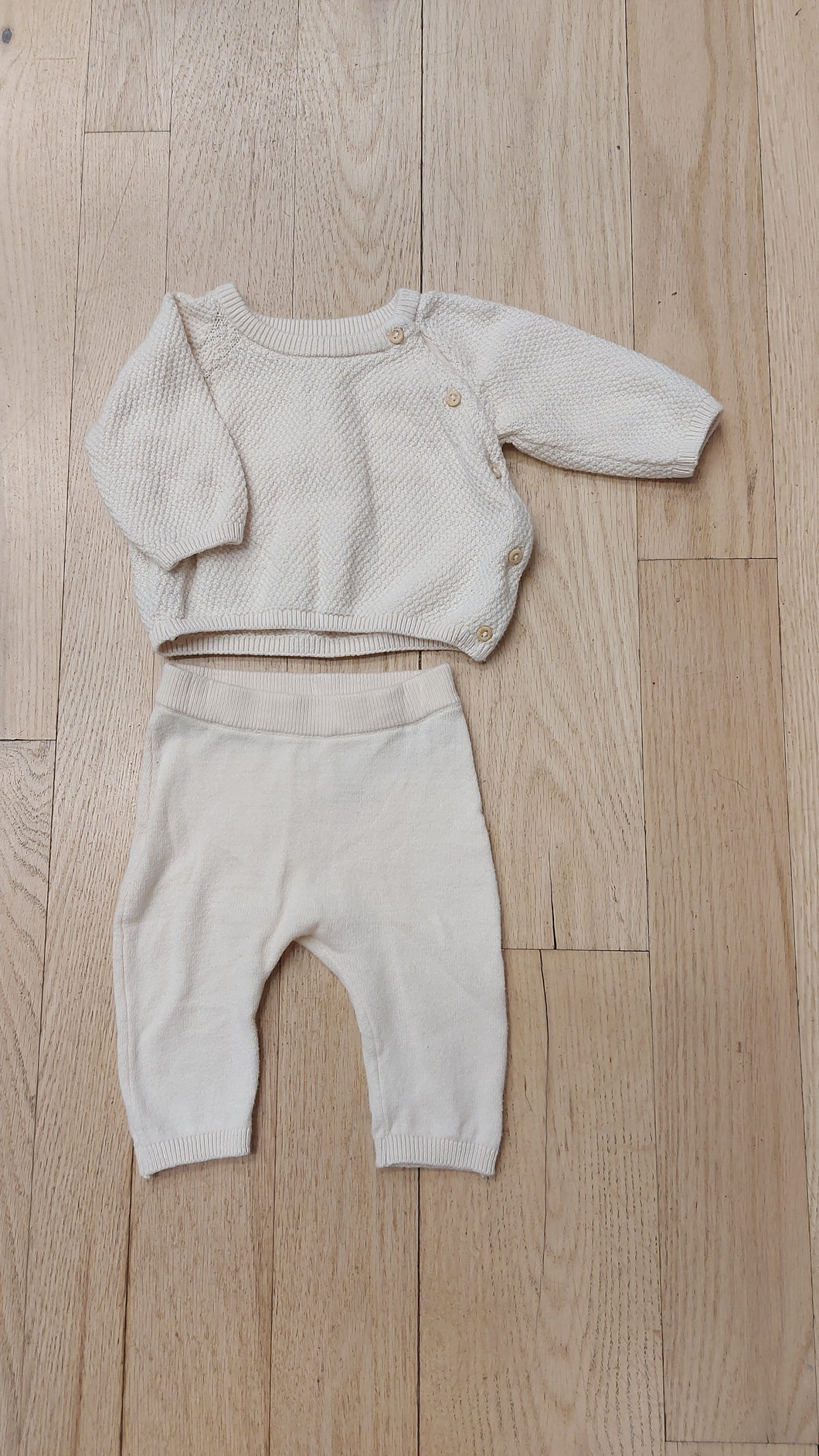 H&M beige outfit NB