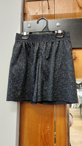 UA black shorts 4