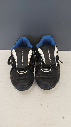 Umbro black cleats 12