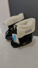Load image into Gallery viewer, Stonz boots with liners NEW
