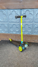 Load image into Gallery viewer, Razor T3 green scooter
