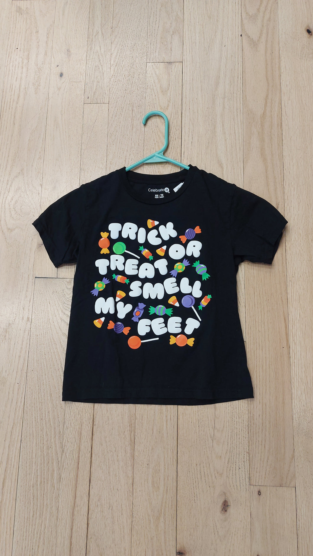 Celebrate black tee 7/8