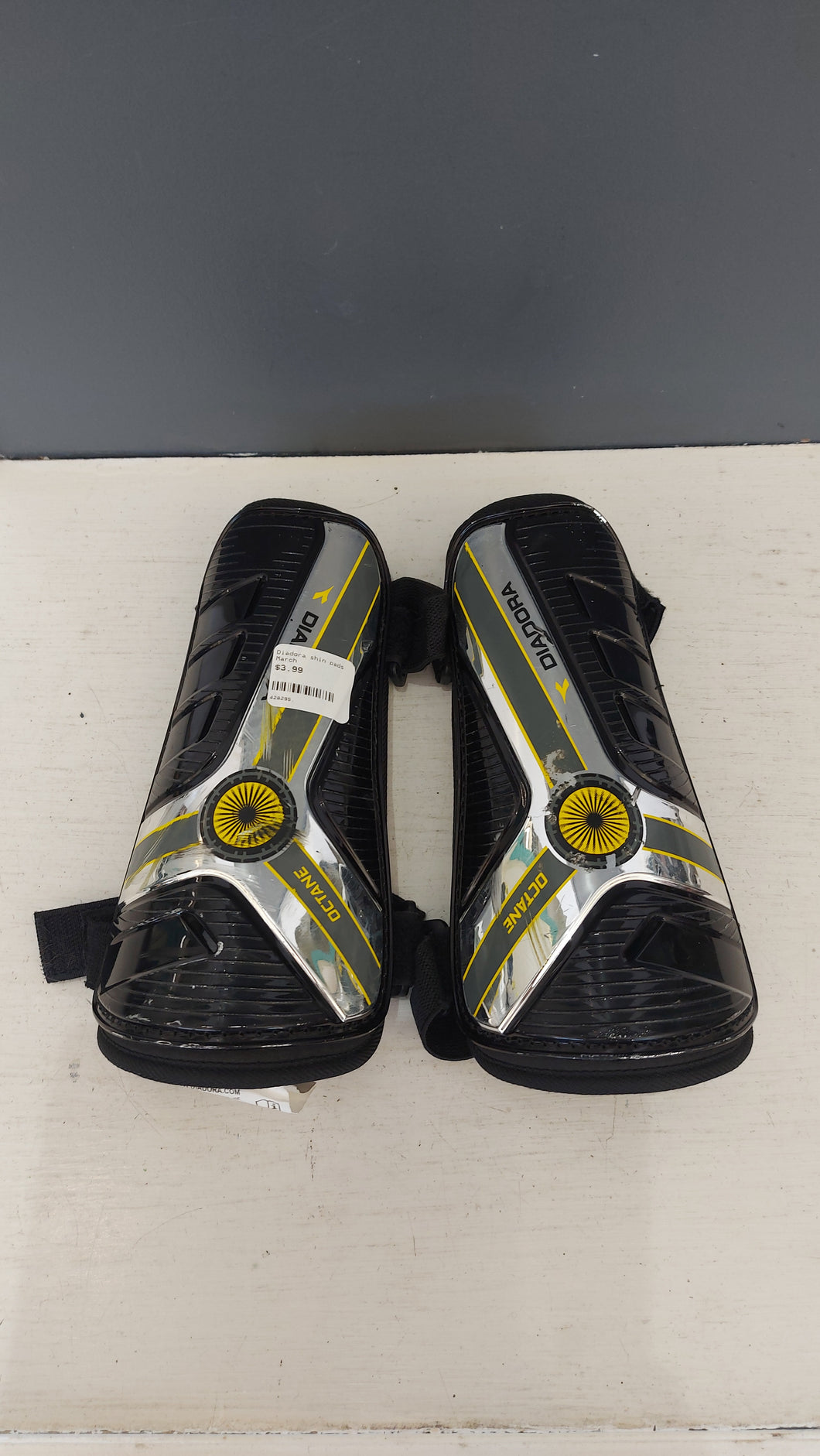 Diadora shin pads