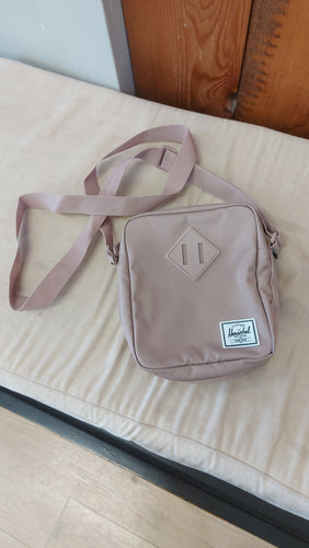 Herschel Crossbody - Ash Rose