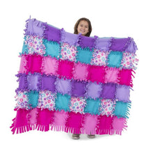Load image into Gallery viewer, Flower Fleece Quilt